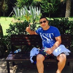 Meet your Posher, Ali